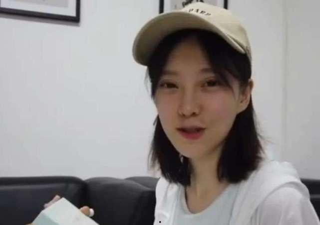 网红吃瓜爆料红网是真的吗,红网真实性揭秘