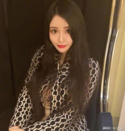 吃瓜女网红头像,揭秘网红吃瓜界的时尚新宠